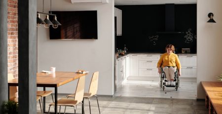 Unitate protejata autorizata Safety & Security - persoana in scaun rulant